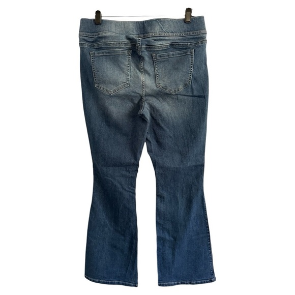 Classic Blue Women's Jeans - Picture 2 of 11